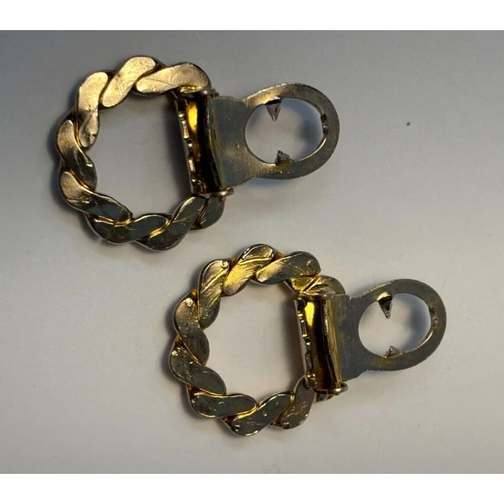 Vintage‎ Dress Or Shoe Clips Mid Century Gold Tone Metal Open Wreath Design